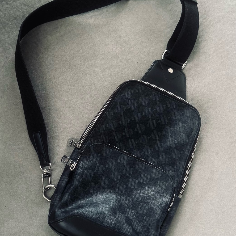 Men’s Louis Vuitton Checkered Avenue Sling Bag